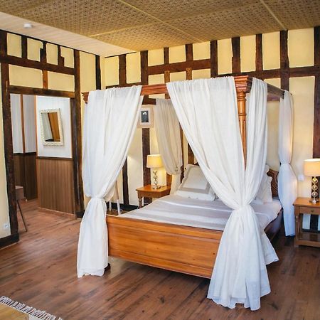 Cafe De France Bed & Breakfast Eauze Exterior foto